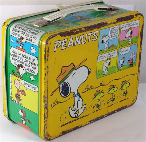 old metal snoopy lunch box without thermos|1965 peanuts metal lunch box.